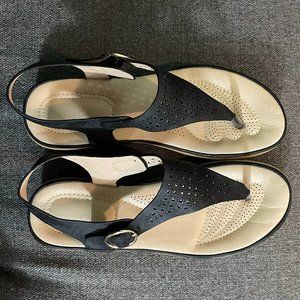 Black sandals with beautiful details size 38 / US 7